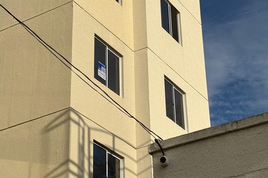 Plaquinha Instalada de apartamento para alugar com 2 quartos, 43m² em Trevo, Belo Horizonte