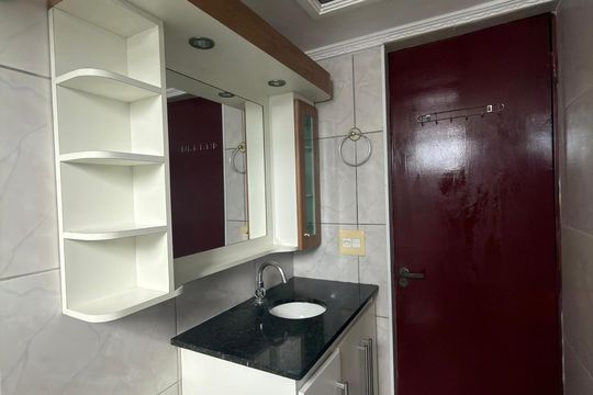 Banheiro Social de apartamento à venda com 2 quartos, 56m² em Santa Terezinha, São Bernardo do Campo