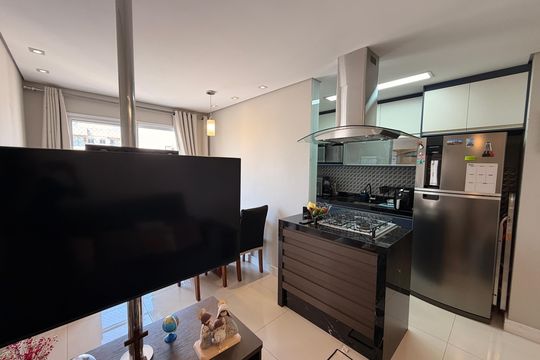 Sala de apartamento à venda com 2 quartos, 50m² em Vila Nambi, Jundiaí