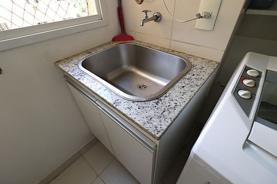 Área de Serviço de apartamento para alugar com 3 quartos, 68m² em Jardim Carvalho, Porto Alegre