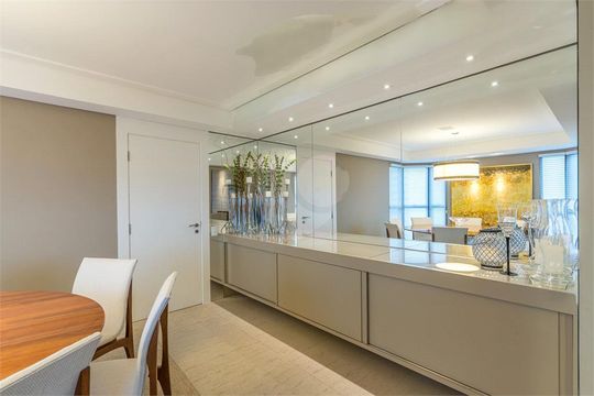 Apartamento à venda com 4 quartos, 409m² em Cambuí, Campinas