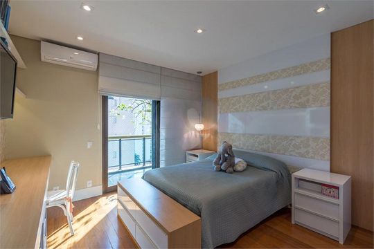 Apartamento à venda com 4 quartos, 409m² em Cambuí, Campinas