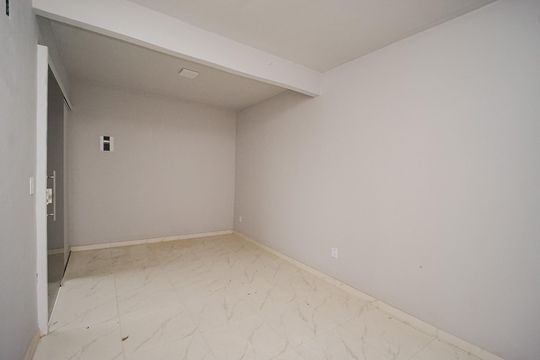Sala de casa de condomínio para alugar com 1 quarto, 39m² em Inoã, Maricá