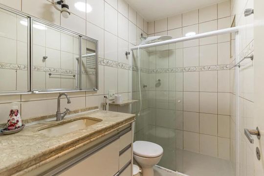 Banheiro de apartamento para alugar com 1 quarto, 50m² em Vila Buarque, São Paulo
