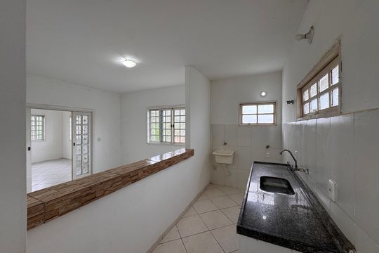 Cozinha e Área de Serviço de casa de condomínio para alugar com 2 quartos, 90m² em Ilha de Guaratiba, Rio de Janeiro
