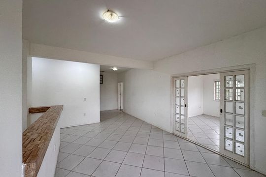 Sala de casa de condomínio para alugar com 2 quartos, 90m² em Ilha de Guaratiba, Rio de Janeiro