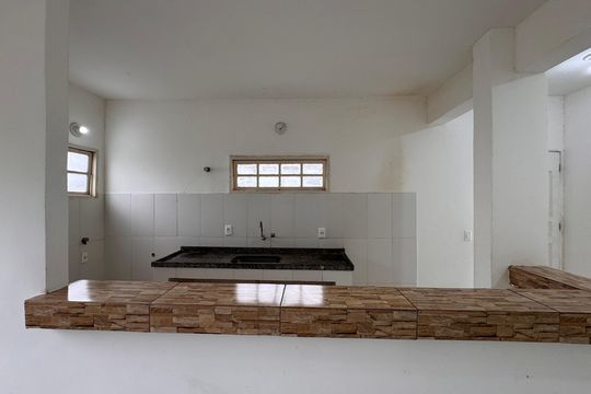 Cozinha e Área de Serviço de casa de condomínio para alugar com 2 quartos, 90m² em Ilha de Guaratiba, Rio de Janeiro