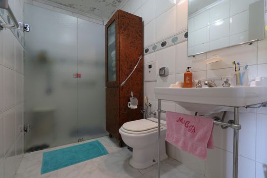Banheiro  de apartamento para alugar com 2 quartos, 94m² em Lapa, São Paulo