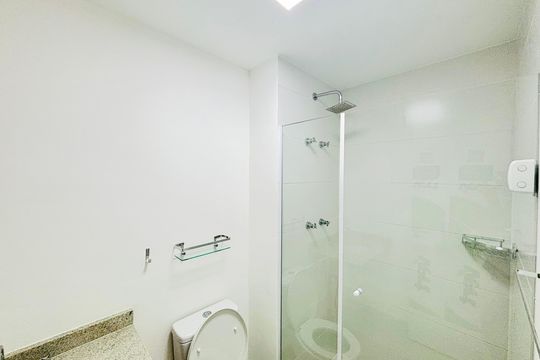 Banheiro de apartamento para alugar com 1 quarto, 34m² em Vila Guilhermina, São Paulo