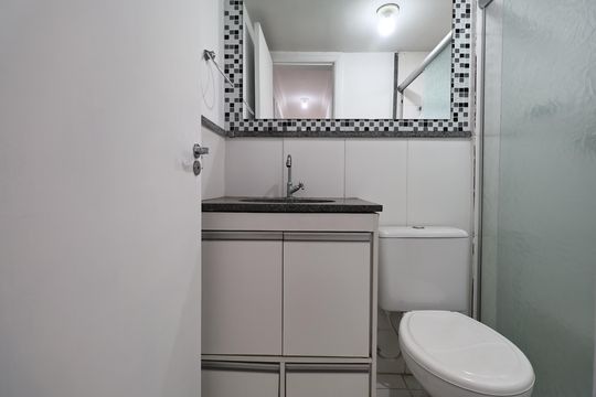Banheiro de apartamento à venda com 3 quartos, 91m² em Parque Sao Vicente, Santo André