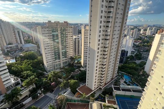 Vista de apartamento à venda com 4 quartos, 142m² em Vila Morumbi, São Paulo