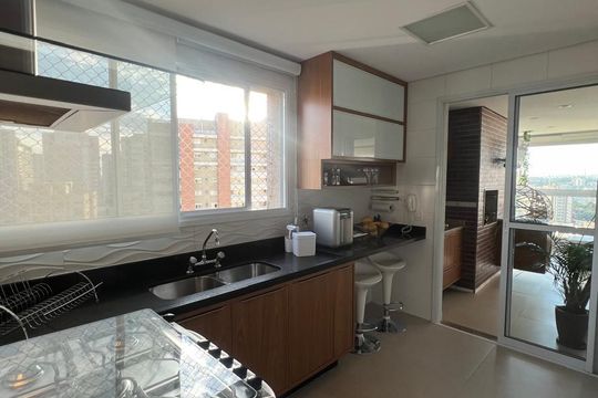 Cozinha de apartamento à venda com 4 quartos, 142m² em Vila Morumbi, São Paulo
