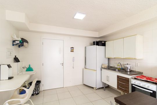 Cozinha de apartamento para alugar com 1 quarto, 32m² em Barra Funda, São Paulo