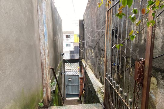 Área externa de casa à venda com 0 quarto, 294m² em Vila Osasco, Osasco