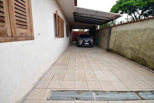 Garagem de casa para alugar com 4 quartos, 438m² em Chácara Primavera, Campinas