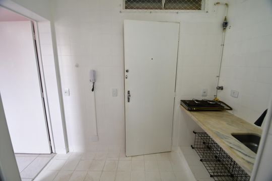 Cozinha de kitnet/studio para alugar com 1 quarto, 45m² em Centro, Campinas