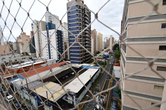 Quarto - Vista de kitnet/studio para alugar com 1 quarto, 45m² em Centro, Campinas