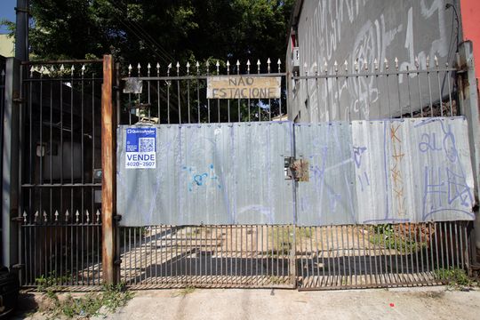 Fachada de casa à venda com 2 quartos, 310m² em Vila Souza, São Paulo