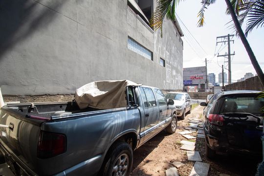 Garagem de casa à venda com 2 quartos, 310m² em Vila Souza, São Paulo