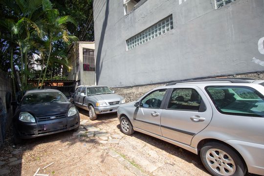 Garagem de casa à venda com 2 quartos, 310m² em Vila Souza, São Paulo