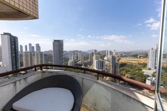Varanda  de kitnet/studio à venda com 1 quarto, 50m² em Vale do Sereno, Nova Lima