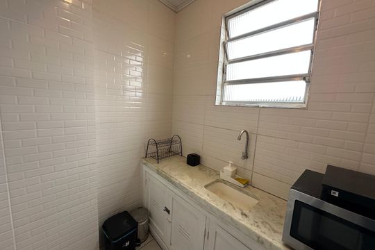 Cozinha de apartamento para alugar com 1 quarto, 65m² em Itararé, São Vicente