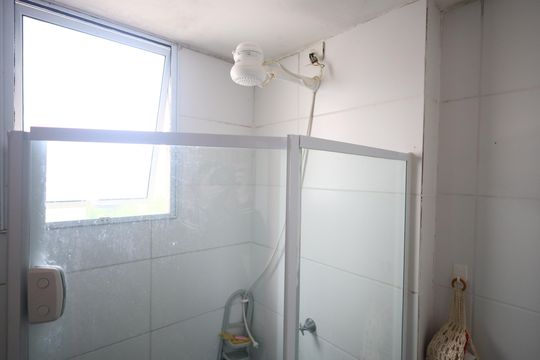 Banheiro de apartamento para alugar com 2 quartos, 39m² em Jardim Boa Vista (zona Oeste), Osasco