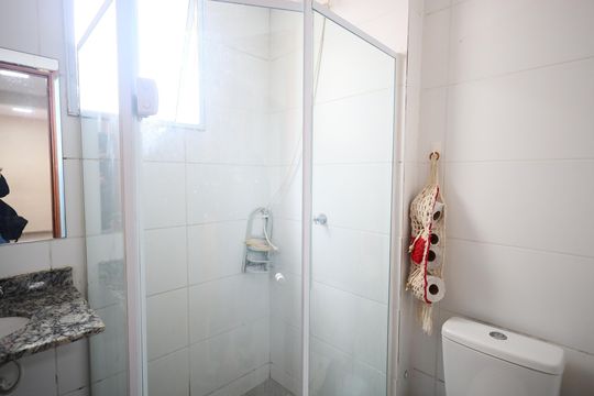 Banheiro de apartamento para alugar com 2 quartos, 39m² em Jardim Boa Vista (zona Oeste), Osasco