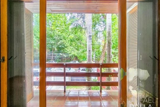 Casa à venda com 4 quartos, 385m² em Boa Vista, Porto Alegre
