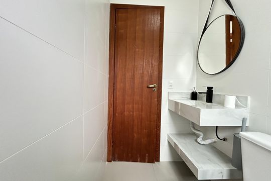 Banheiro  de apartamento para alugar com 2 quartos, 65m² em Campeche Central, Florianópolis