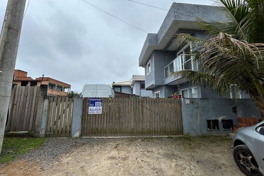 Fachada  de apartamento para alugar com 2 quartos, 65m² em Campeche Central, Florianópolis