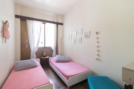 Quarto de casa à venda com 4 quartos, 280m² em Teresópolis, Porto Alegre