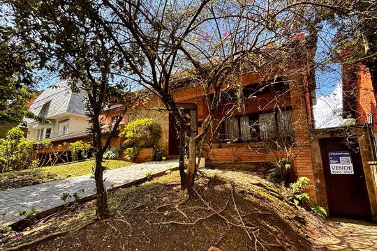 Fachada de casa de condomínio à venda com 4 quartos, 650m² em Morada dos Pássaros, Barueri