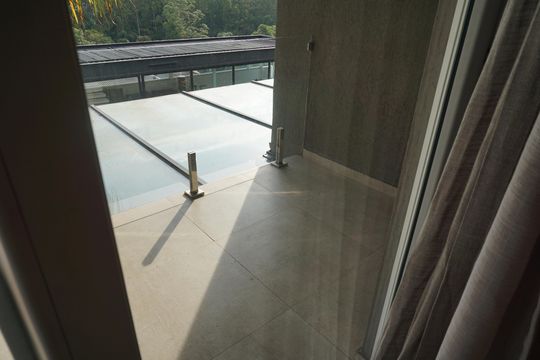 Varanda Suíte 4 de casa de condomínio para alugar com 4 quartos, 460m² em Jardim Indaia, Embu das Artes