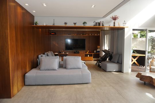 Casa de Condomínio para alugar com 4 quartos, 460m² em Jardim Indaia, Embu das Artes