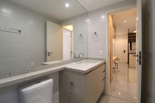 Banheiro de apartamento para alugar com 1 quarto, 45m² em Vila Olímpia, São Paulo
