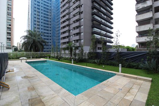 Área Comum - Piscina de apartamento para alugar com 1 quarto, 45m² em Vila Olímpia, São Paulo