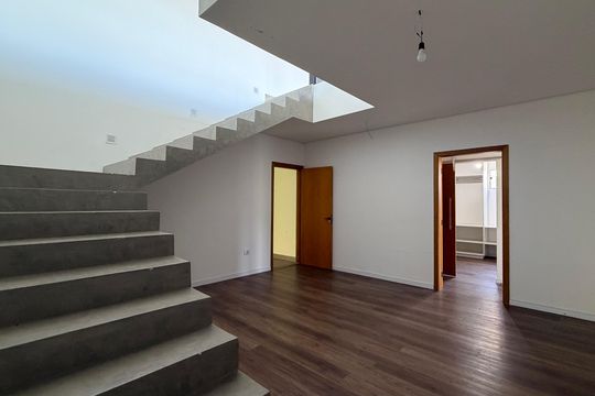 Casa de Condomínio para alugar com 4 quartos, 400m² em Nova Fazendinha, Carapicuíba