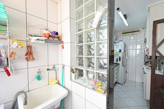 Lavanderia de apartamento à venda com 2 quartos, 57m² em Vila Monte Alegre, São Paulo