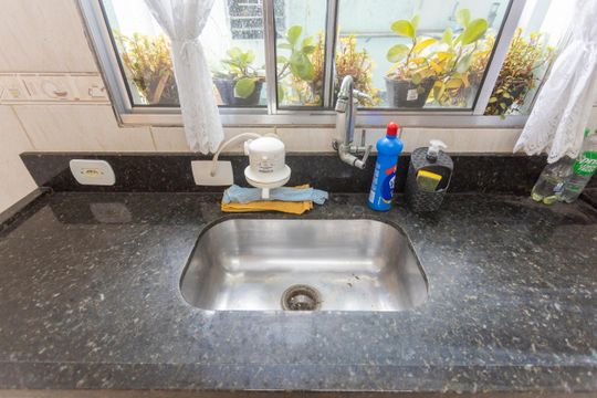 Cozinha de casa para alugar com 2 quartos, 70m² em Vila Isa, São Paulo