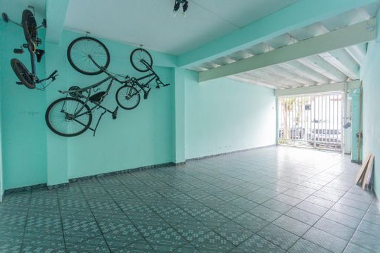 Garagem de casa para alugar com 2 quartos, 70m² em Vila Isa, São Paulo