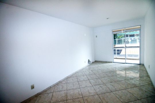 Sala de apartamento para alugar com 2 quartos, 90m² em Vila da Penha, Rio de Janeiro