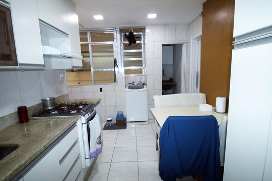 Cozinha de apartamento à venda com 2 quartos, 76m² em Olaria, Rio de Janeiro