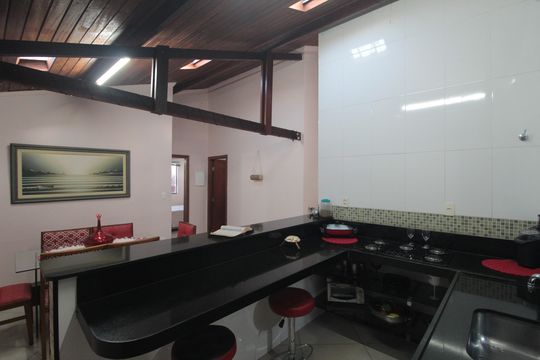 Cozinha de casa para alugar com 3 quartos, 230m² em Primeiro de Maio, Belo Horizonte