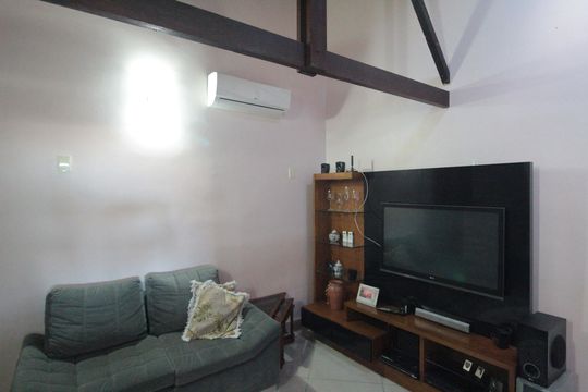 Casa para alugar com 3 quartos, 230m² em Primeiro de Maio, Belo Horizonte