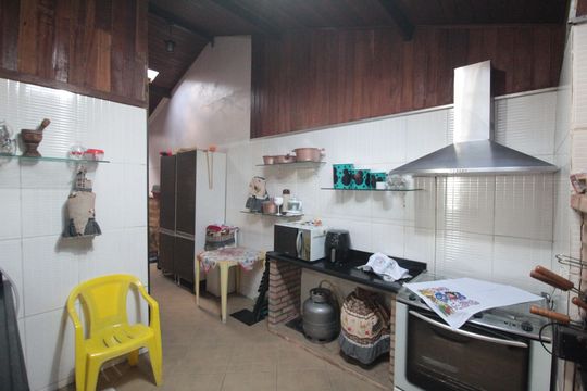 Área de Serviço de casa para alugar com 3 quartos, 230m² em Primeiro de Maio, Belo Horizonte