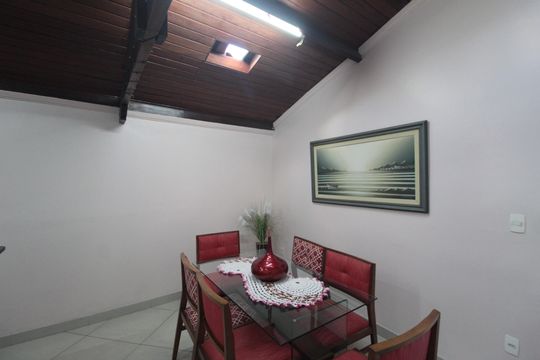 Copa de casa para alugar com 3 quartos, 230m² em Primeiro de Maio, Belo Horizonte