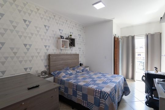 Suíte de casa à venda com 3 quartos, 150m² em Jardim Hercilia, São Paulo