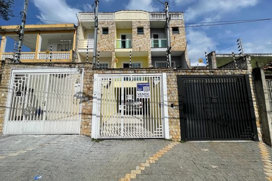 Fachada + Placa de casa à venda com 3 quartos, 150m² em Jardim Hercilia, São Paulo