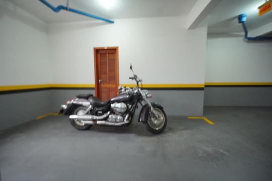 Garagem  de apartamento para alugar com 2 quartos, 74m² em Campinas, São José